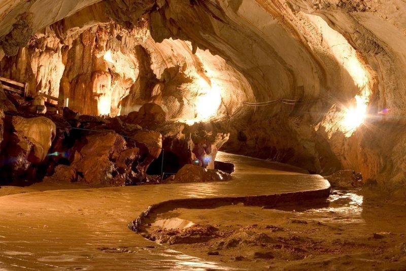 Tham Jang Cave in Vang Vieng
