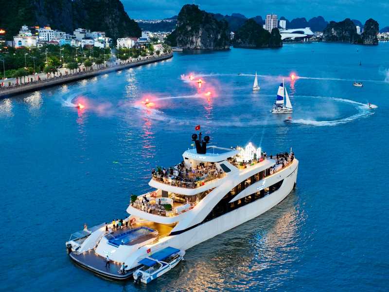 Saquila Yacht Cruise HaLong Bay 6 Star
